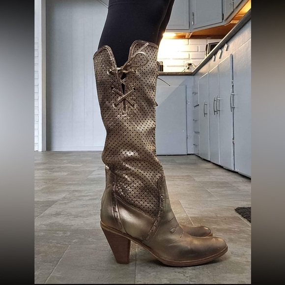💚 Aldo | Gold metallic laser cut western style cowboy boots - 38 / 7.5 - Picture 3 of 4